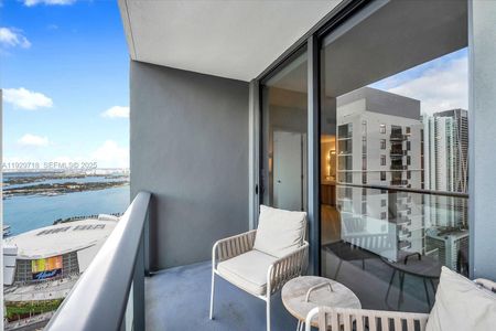 New construction Condo house 159 Ne 6Th St, Unit 3811, Miami, FL 33132 - image