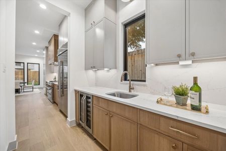 New construction Single-Family house 1501 Bonnie Brae St, Houston, TX 77006 plan The Emerson - image 5