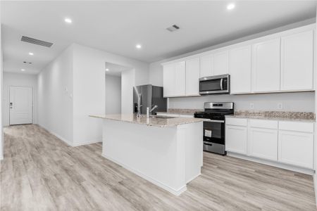 New construction Single-Family house 31123 Bonnington Venture Dr, Fulshear, TX 77441 plan Caden - X35C - image 5