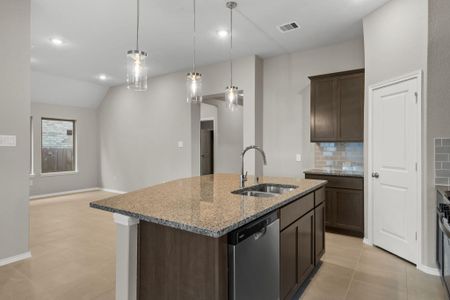 New construction Single-Family house 306 Violet Crown Ln, New Caney, TX 77357 plan Muenster (1593-HV-30) - image 11