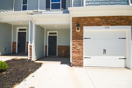 New construction Townhouse house 318 Creekview Rd, Hendersonville, NC 28792 - image