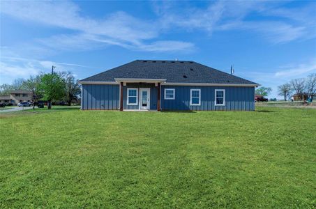 New construction Single-Family house 316 Clubview Dr, Bowie, TX 76230 - image