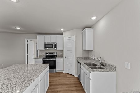 New construction Single-Family house 2820 Whiskey Pass, Seguin, TX 78155 Nicollet- photo 2 2