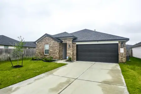 New construction Single-Family house 1111 Desert Willow Dr, Rosharon, TX 77583 - image