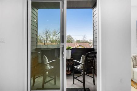 2ND FLOOR BALCONY VIEWING DOWNTOWN