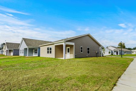 New construction Single-Family house 1010 Carriage Wood Cir, Ridgeville, SC 29472 plan Comet - image 4