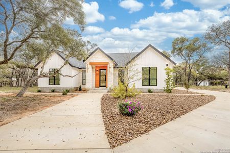 New construction Single-Family house 864 Paddy Rd, Floresville, TX 78114 - image