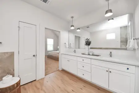 New construction Single-Family house 1053 Glenn Ave, Houston, TX 77088 - image 3