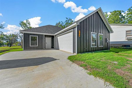 New construction Single-Family house 728 E Walker Street, Denison, TX 75021 - photo 0