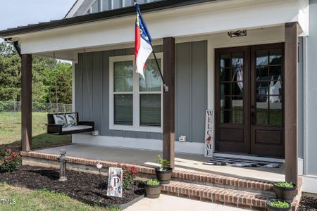 004-1920x1080-front-porch