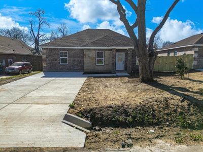 New construction Single-Family house 803 E Tyler St, Ennis, TX 75119 null- photo 2 2