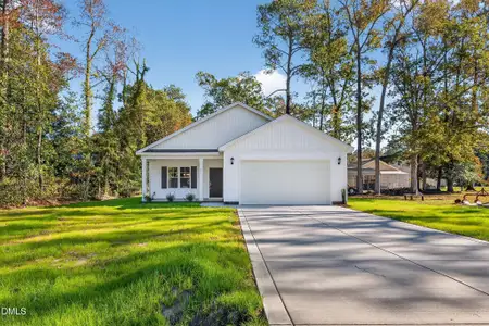 New construction Single-Family house 411 E First St, Kenly, NC 27542 - image