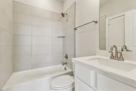 New construction Single-Family house 152 Swan Lake Dr, Waxahachie, TX 75165 plan Yukon - image 9