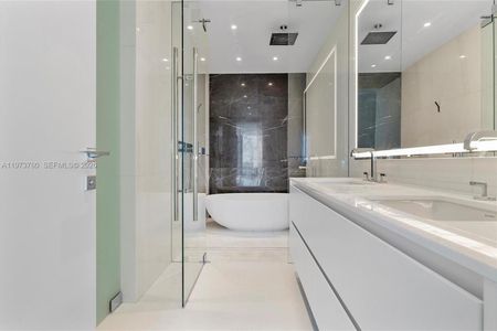 New construction Condo house 300 Biscayne Blvd Wy, Unit 903, Miami, FL 33131 - image 11