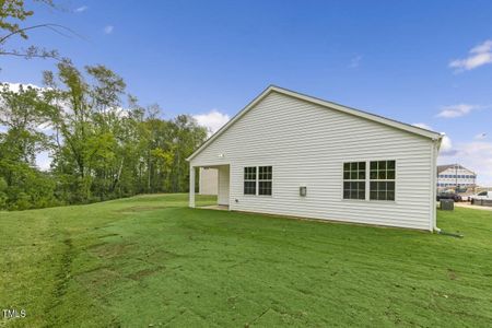 New construction Single-Family house 198 Moore Creek Dr, Fuquay Varina, NC 27526 The Cali - photo 33 33