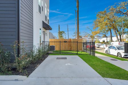 New construction Single-Family house 929 Fisher St, Unit F, Houston, TX 77018 - image 3