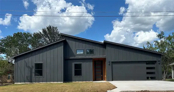 New construction Single-Family house 104 Waimanalo Ln, Bastrop, TX 78602 - image