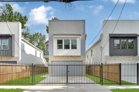 New construction Single-Family house 90 Burres St, Unit B, Houston, TX 77022 - image