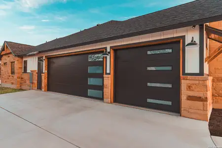 New construction Single-Family house 176 Hondo Rdg, La Vernia, TX 78121 - image 2