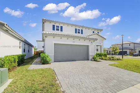 New construction Single-Family house 879 Se 26Th Ter, Homestead, FL 33035 - image