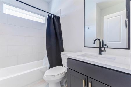 New construction Single-Family house 334 Eastwood St, Houston, TX 77011 - image 7