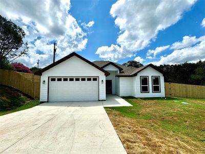 New construction Single-Family house 5304 Stonegate Circle, Granbury, TX 76048 - photo 0