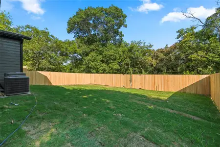 New construction Single-Family house 1510 E Waco Ave, Dallas, TX 75216 - image
