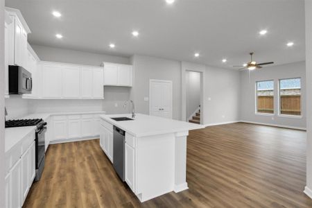 New construction Single-Family house 149 Angelina Trl, Mont Belvieu, TX 77535 plan Mallorca - image 14