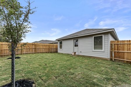 New construction Single-Family house 7250 Brownleaf Dr, San Antonio, TX 78227 plan Hoffman - image