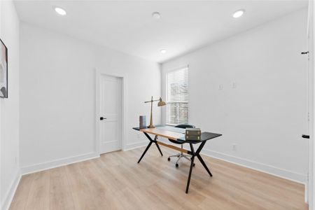 New construction Single-Family house 3109 Jensen Dr, Unit A, Houston, TX 77026 - image 7