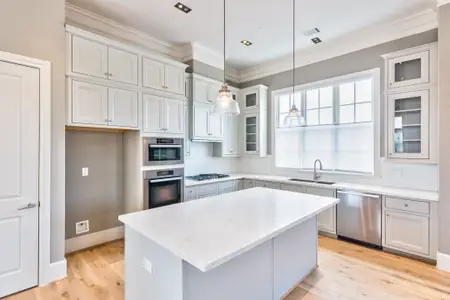 New construction Townhouse house 3824 Berkman Dr, Austin, TX 78723 - image 5