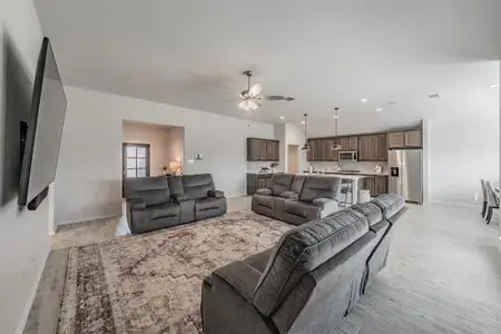 New construction Single-Family house 744 Stone Eagle Dr, Azle, TX 76020 plan Cromwell II - image 5