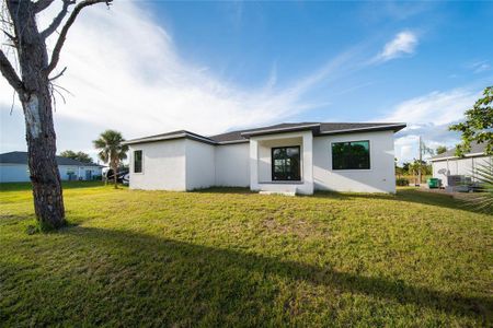 New construction Single-Family house 15089 Aldama Cir, Port Charlotte, FL 33981 - image