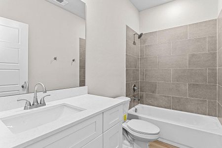 New construction Single-Family house 209 Lead Creek Dr, Fort Worth, TX 76131 - image 11