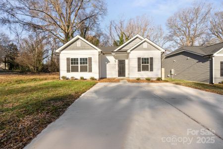 New construction Single-Family house 1420 Beechwood Dr, Gastonia, NC 28052 - photo 0