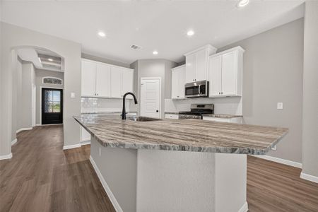 New construction Single-Family house 1411 Terry Roberts Dr, Angleton, TX 77515 - image 15