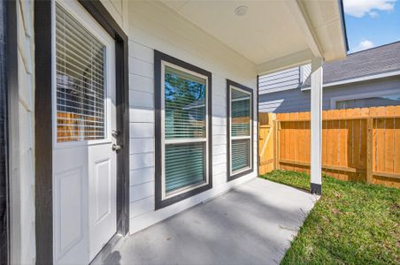 New construction Single-Family house 426 Emerald Thicket Ln, Huffman, TX 77336 - image 15