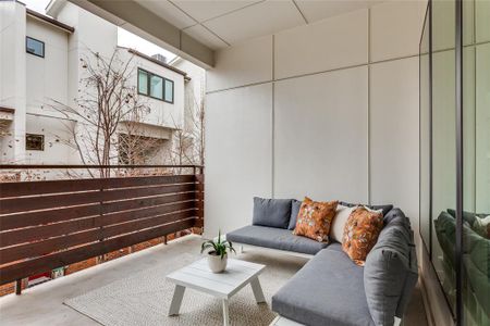 New construction Townhouse house 337 College Ave, Fort Worth, TX 76104 - image