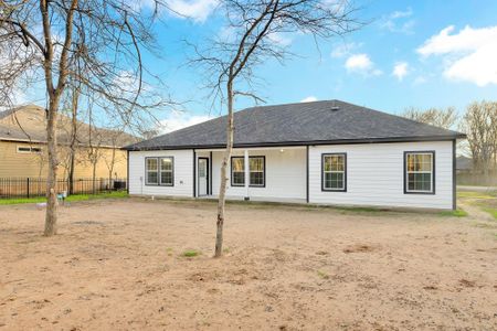 New construction Single-Family house 137 Puu Waa Waa Ln, Bastrop, TX 78602 null- photo 32 32