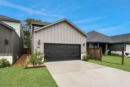New construction Single-Family house 954 Junell St, Unit A, Houston, TX 77088 - image
