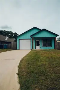 New construction Single-Family house 729 E Sears St, Denison, TX 75021 null- photo 1 1