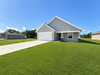 New construction Single-Family house 624 Crockett Dr, Cleburne, TX 76033 - image
