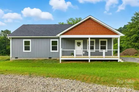 New construction Single-Family house 636 Silkwood Dr, Canton, NC 28716 - image