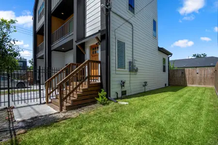 New construction Single-Family house 3705 Cortlandt St, Houston, TX 77018 - image 3
