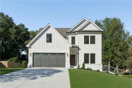 New construction Single-Family house 2425 Elmwood Cir, Atlanta, GA 30339 - image
