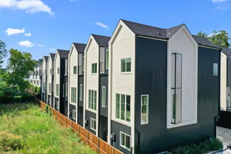 New construction Townhouse house 2212 Aarhus Wy, Dallas, TX 75204 - image