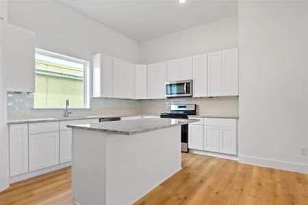 New construction Single-Family house 1928 Purswell Rd, Houston, TX 77055 - image