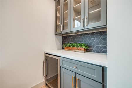 New construction Single-Family house 1312 Castle Ct, Unit A, Houston, TX 77006 - image 16