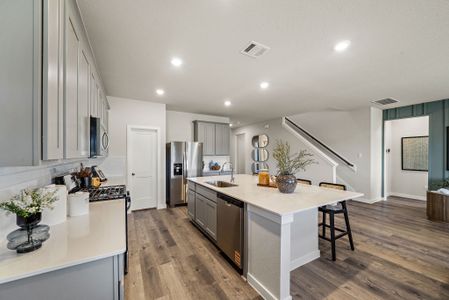 New construction Single-Family house 8002 Coral Dr, Texas City, TX 77591 plan Lassen - image 12