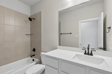 New construction Single-Family house 331 Wagon Trl, Waxahachie, TX 75165 plan Belmont - image 11